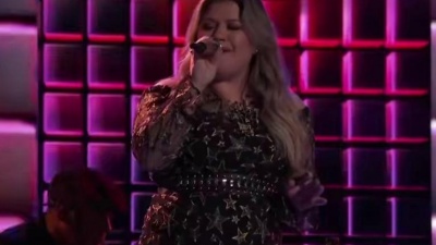 Kelly Clarkson - Medicine (	Live At The Voice 2017/12/19)