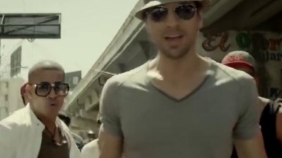 Enrique Iglesias、Mickael Carreira、Descemer Bueno、Gente de Zona - Bailando (English Version)