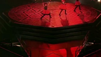 BABYMETAL - ドバンギャー!!(Headbangeeeeerrrrr!) 紅月-アカツキ
