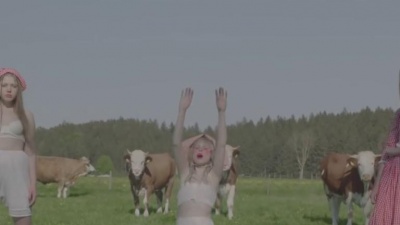 Petite Meller - Milk Bath