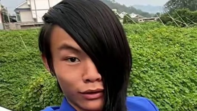 17807869638 - 蓝色妖姬帅爆了