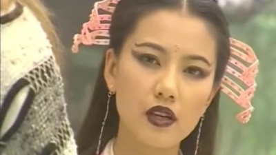 夏天的味道 - 【倚天屠龙记】黄衫女子对周芷若“我要让你见识见识什么才是真正的九阴白骨爪！”