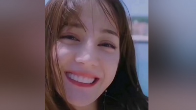 碎花小裙子 - 😃