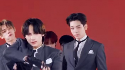 爆爆公子 - GBGB接力舞视频#TXT #