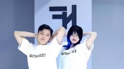 娱乐牛小妹 - 今天吃了火鸡面 辣不辣#扭一扭 #整活 #fyp #辣妹