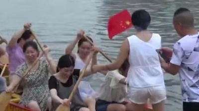 倚天圣客 - 仙桃 梅湖 女子啦啦队划龙舟，你看有你吗？-彩虹影音传媒