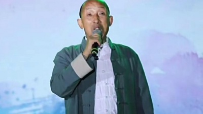 酷小狗 - 老丁乌审旗演出再唱经典陕北民歌《打酸枣》