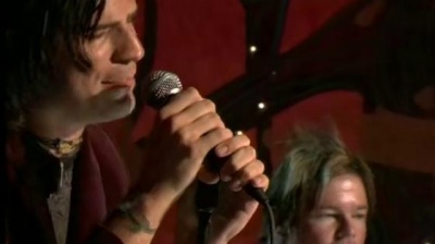 Hinder - Homecoming Queen