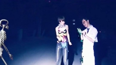 后海大鲨鱼 - Glow in the dark