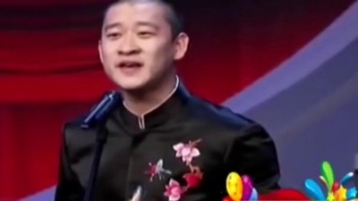 月之仙子 - 曹云金台上说自己的学历，一句：小学本科，引全场观众爆笑！