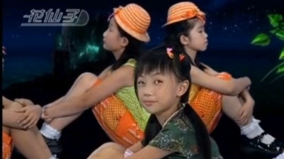 天上云 - 《听妈妈讲那过去的事情》小蓓蕾组合