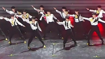 TF家族-朱志鑫、TF家族-张泽禹、TF家族-张极、TF家族-左航、TF家族-苏新皓、TF家族-张峻豪、TF家族-余宇涵、TF家族-穆祉丞、TF家族-陈天润、TF家族-童禹坤、TF家族-邓佳鑫、TF家族-黄朔 - 少年郎