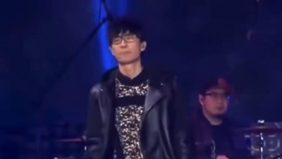 许嵩 - 我们的恋爱是对生命的严重浪费