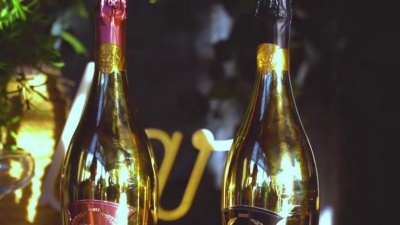 Nyno Vargas、Los Yakis、Big Lois - Saca La Botella 2.0