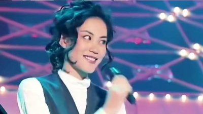 im浪里个浪 - 年轻时的王菲有颜值，有活泼，有气质，爱了爱了#王菲#