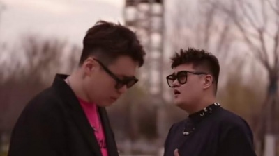 半吨兄弟 - 在加纳共和国离婚