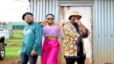 Mpumi、Professor、Dj Active - Mina Nawe