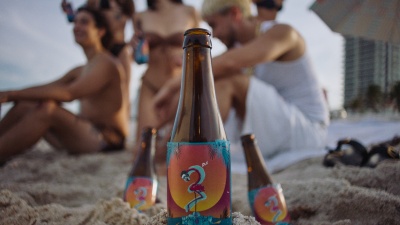 Enrique Iglesias、El Alfa - La Botella