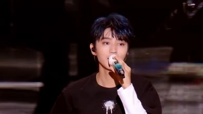爱豆圈 - TFBOYS《灯火》2023十年之约演唱会现场