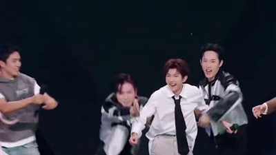 王源、韩东君、张宥浩、郭俊辰、吴宣仪、王勉、翟潇闻、谢可寅、周也 - 猫鼠大乱斗