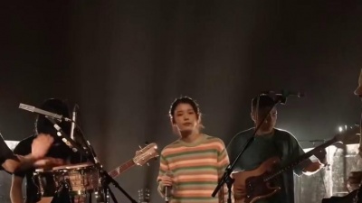 IU、HYUKOH、落日飛車 - Glue
