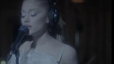 Ariana Grande - supernatural