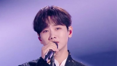 汪苏泷、门尼 - 红绣花
