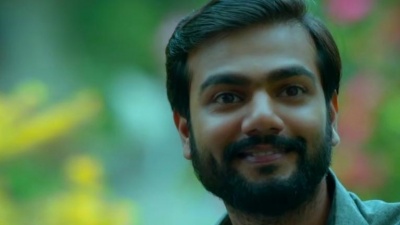 Manikandan Ayyappa、Sooraj Santhosh - Madhuraadharee