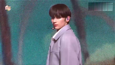 TOMORROW X TOGETHER - Intro+Over The Moon+내일에서 기다릴게 (I'll See You There Tomorrow)