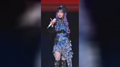 靓仔咱们跳啊 - 黄霄云 不潮不用花钱