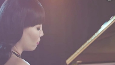 Dami Im - There's a Kind of Hush/All Over the World