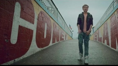 Isac Elliot - First Kiss