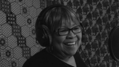 Mavis Staples、Ben Harper - We Get By (feat. Ben Harper)