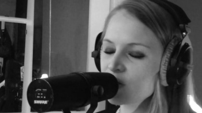 Joss Stone - Bruised But Not Broken