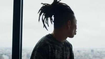 AI、¥ELLOW BUCKS - THE MOMENT