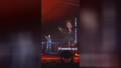 奋斗 - 《逆行》饭拍 谢霆锋 2025 Evolution Nic Live演唱会香港站
