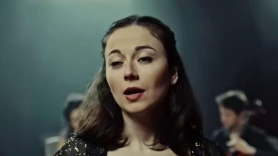 Lorien Testard、Alice Duport-Percier - Alicia