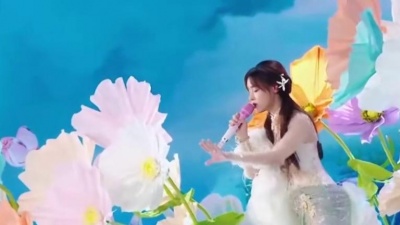 黄霄雲 - 弦上生花