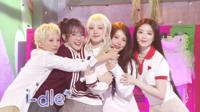 i-dle - Girlfriend