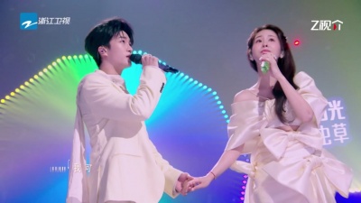 张碧晨、黄子弘凡 - 追光者