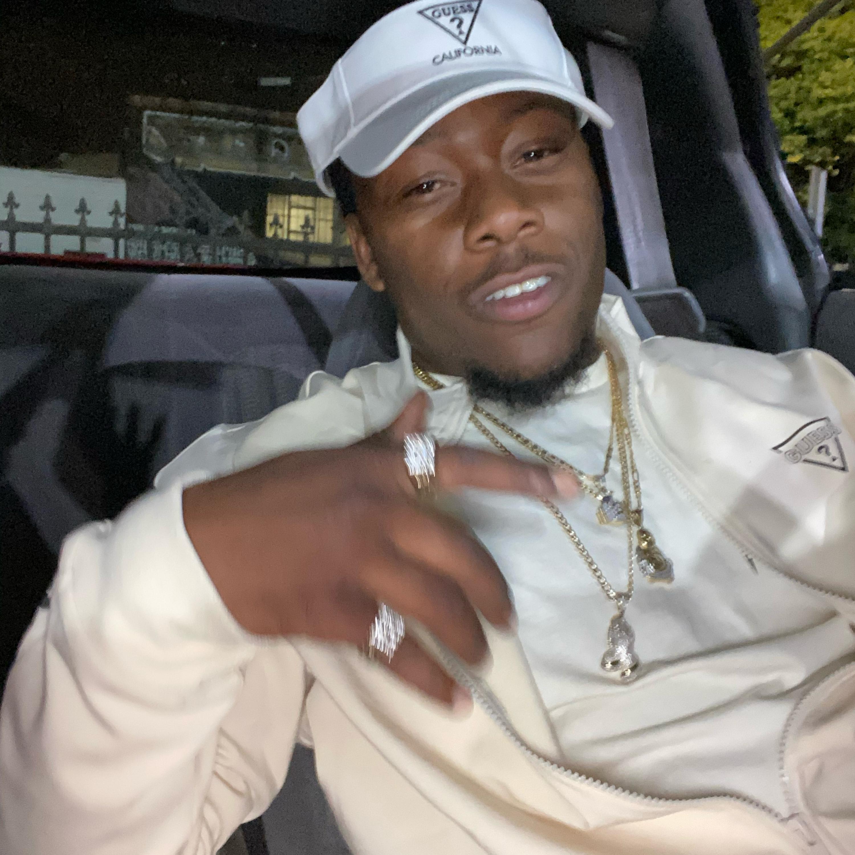 CMO NIECHII BO、JUS DU - DOE (Explicit)