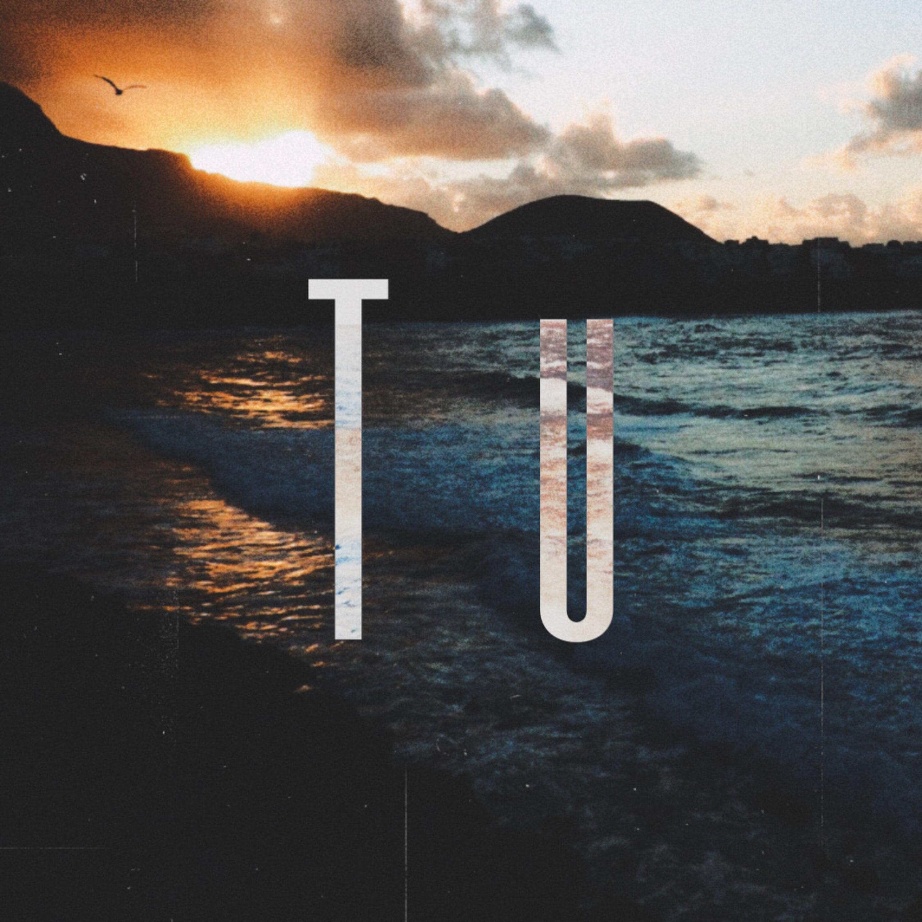 Chr - Tú