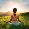 Flotar en armonía、Sonidos de Paz Interior、Resplandor de lluvia - Flujo De Meditación Tranquilo