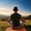 Mantra de Shiva、Paisajes sonoros de agua、Sonido Relajante Relajante de la Lluvia - Meditación Zen Ritmos Calmantes