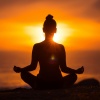 Orquesta Nativa Americana、Chakra Meditación Universo、Resplandor de la naturaleza - El Silencio Envuelve Los Ecos