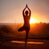 Ritmos suaves del cosmos、Sonidos de yoga、Yoga Meditación Música - El Yoga Fluye Con Música
