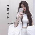 你连笑都那么勉强