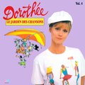 Les Récréamis、Dorothee - Un jour la troupe campa