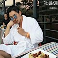 老Baby - 男人混的好头发向后倒 女人混的好衣服穿的少