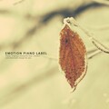 지난 추억의 한 페이지를 장식하는 뉴에이지 피아노 (New Age piano decorating a page of past memories)